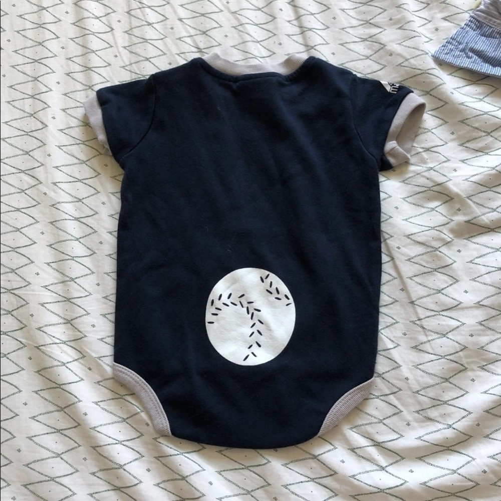 5/$10 sale! Yankees baby